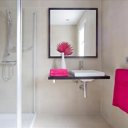 Villa Puerto Del Carmen Sleeps 9 With Pool And Air Con