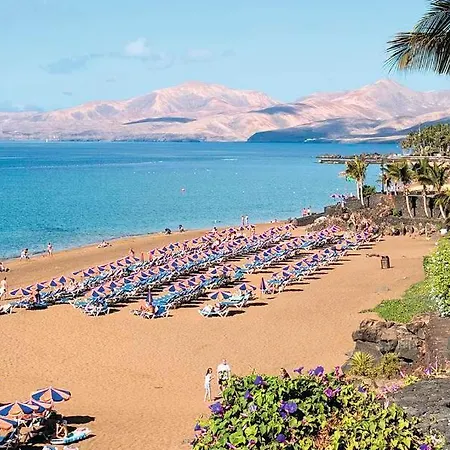 Puerto Del Carmen Sleeps 9 With Pool And Air Con *