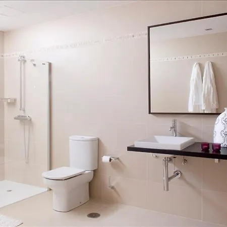 Villa Puerto Del Carmen Sleeps 9 With Pool And Air Con Puerto del Carmen (Lanzarote)