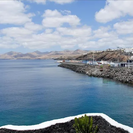 Puerto Del Carmen Sleeps 9 With Pool And Air Con * Puerto del Carmen (Lanzarote)