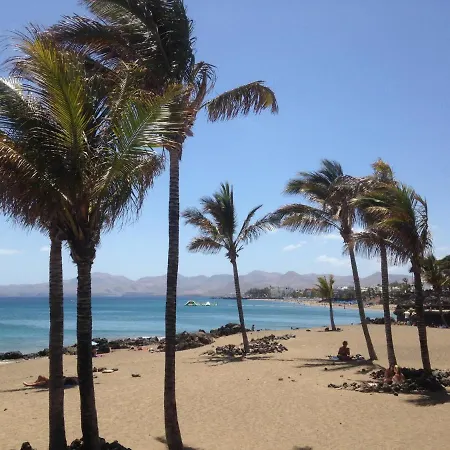 Puerto Del Carmen Sleeps 9 With Pool And Air Con Villa Puerto del Carmen (Lanzarote)